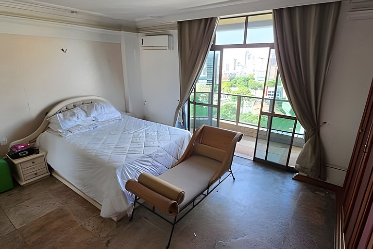 Apartamento amplio con vista y ubicación top