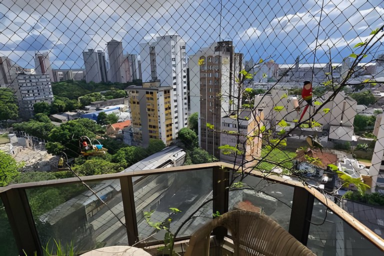 Spacious apartment with prime location & view