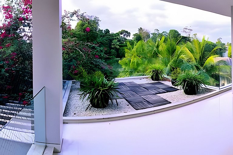 Linda casa em condomínio fechado em frente ao lago