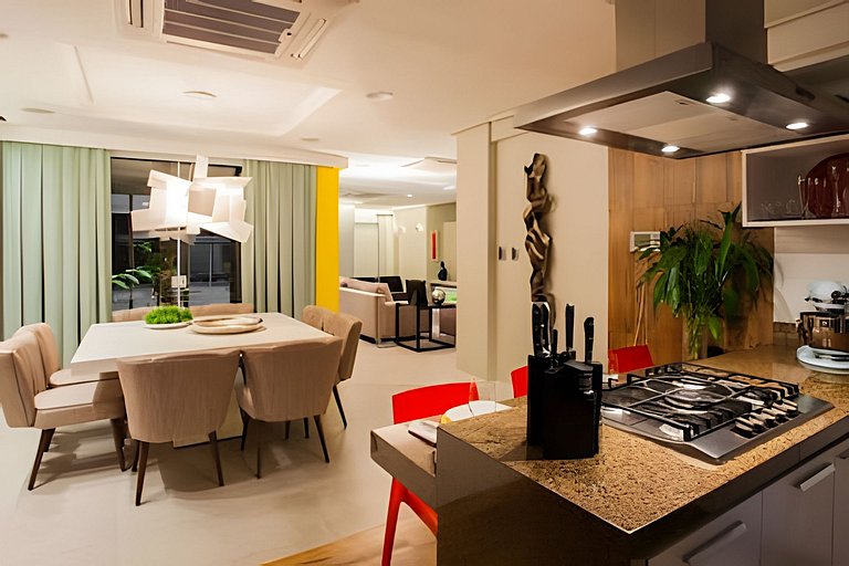 Modern 4-suite home with rooftop