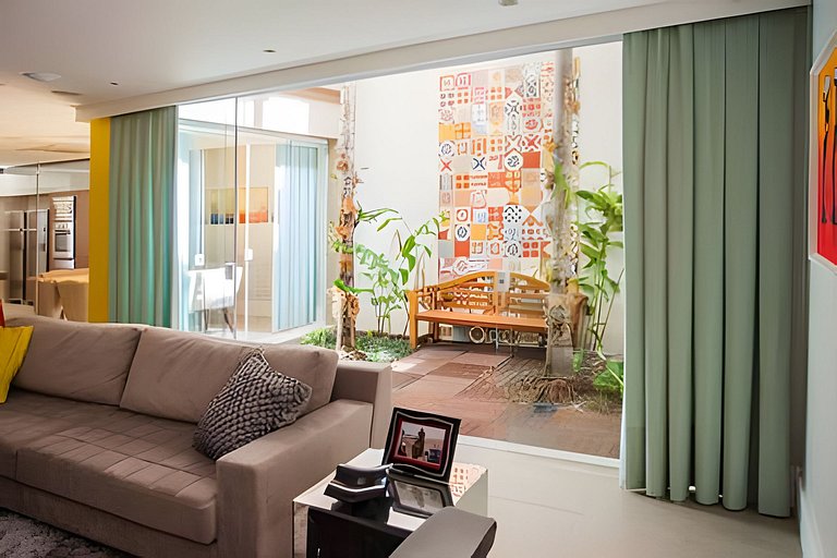 Modern 4-suite home with rooftop
