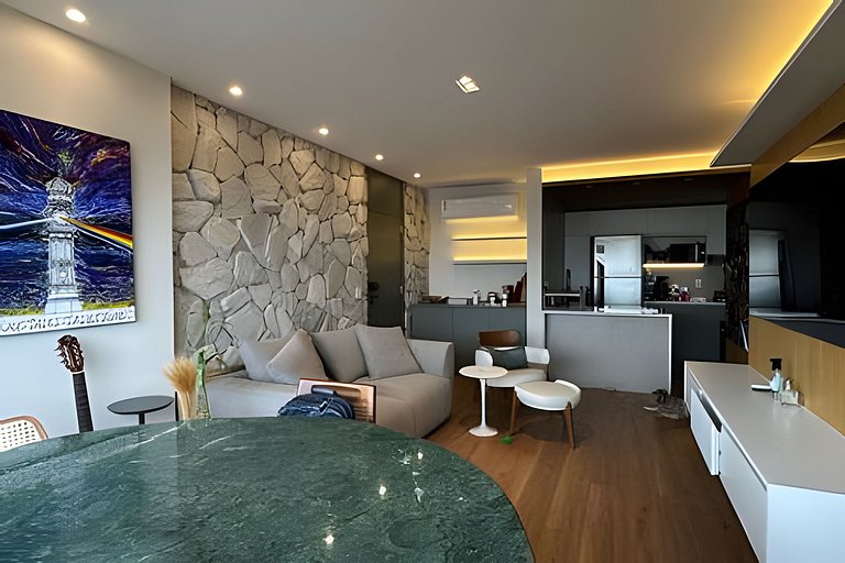 Bayfront comfort with style & views