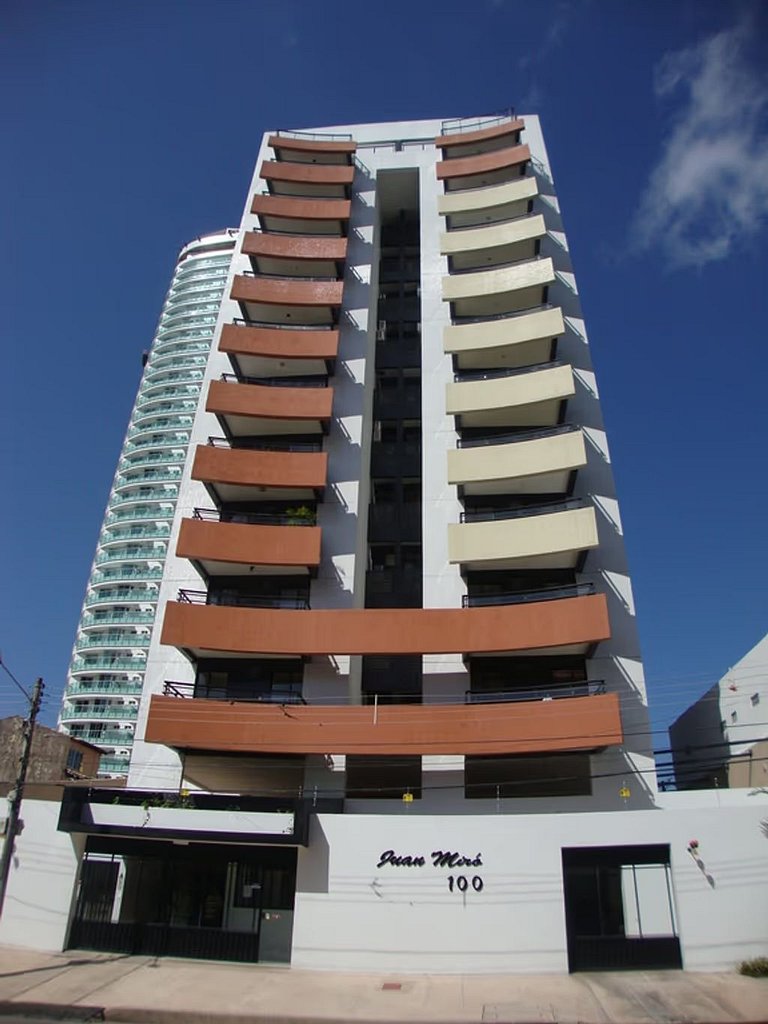 Bayfront comfort with style & views