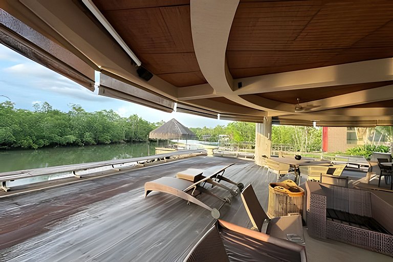 Riverside mansion with private marina