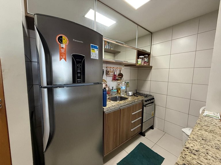 Apto moderno com varanda e ótima localização