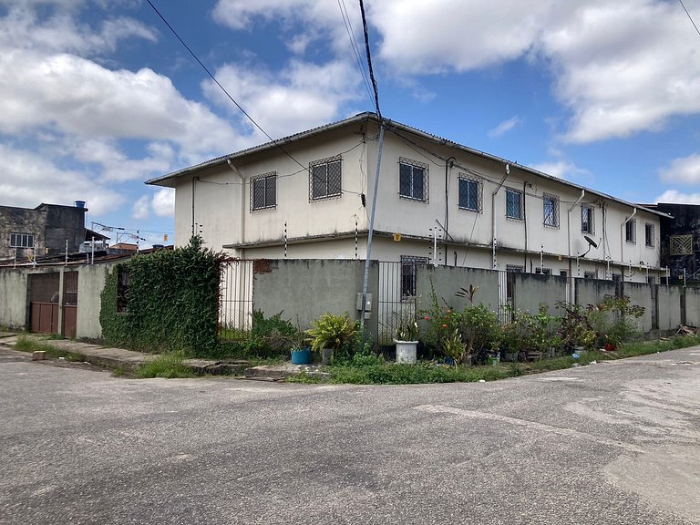 Casa com 3 quartos e área externa ventilada