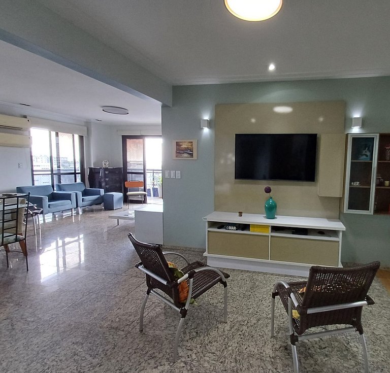 Spacious & versatile apt in central Belém