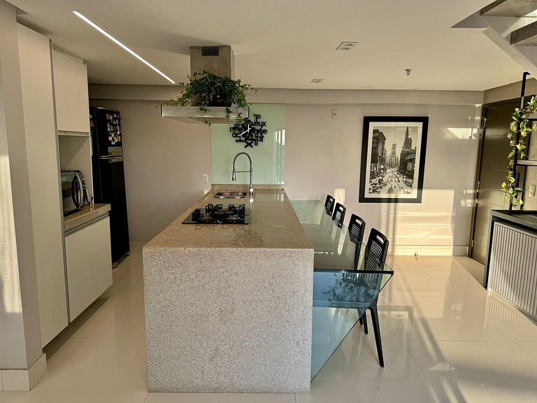 Vista deslumbrante em duplex com 2 suítes