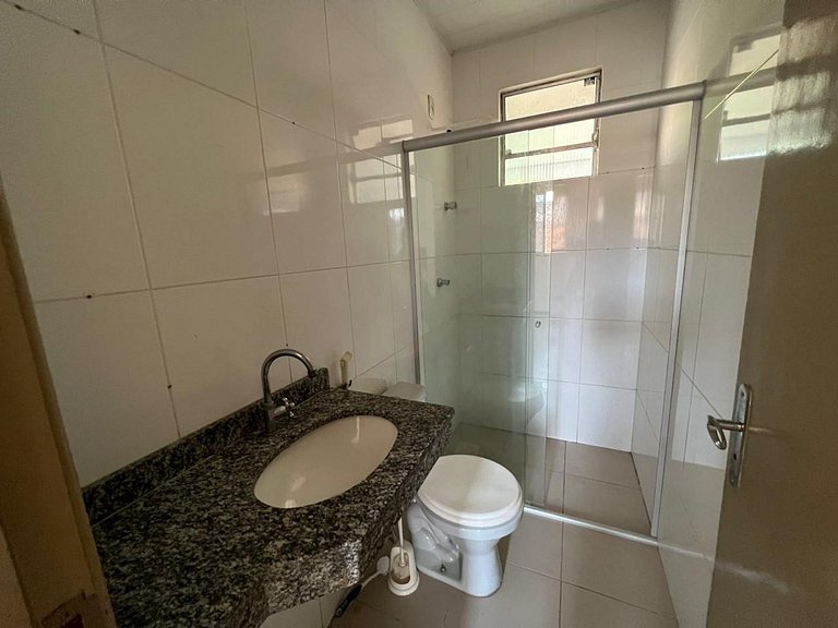 Casa com 3 quartos e área externa ventilada