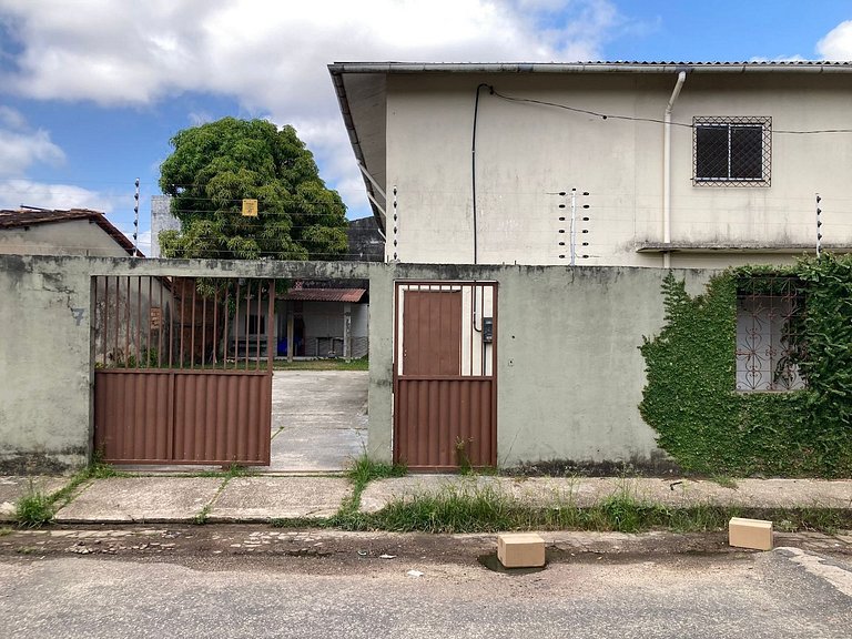 Casa com 3 quartos e área externa ventilada