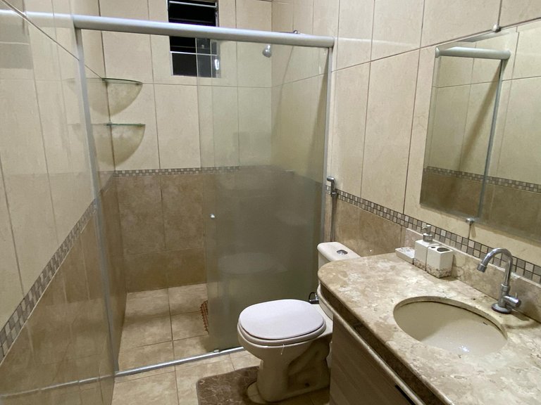 Spacious & accessible house near GreenZone