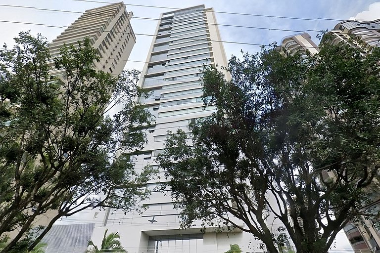 Exclusividade e conforto com vista para o rio