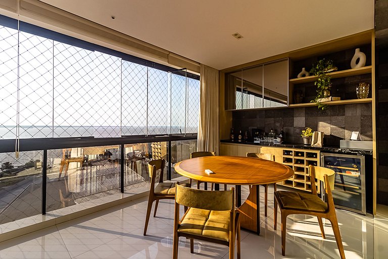 Exclusividade com Vista Panorâmica da Baía
