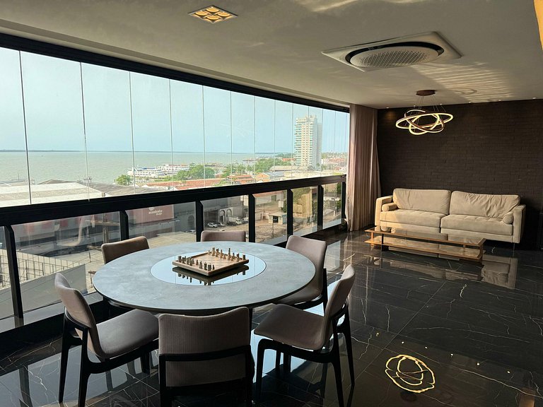 Exclusividade e conforto com vista para o rio