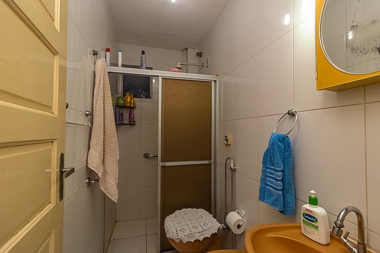 Apartamento ventilado e acolhedor