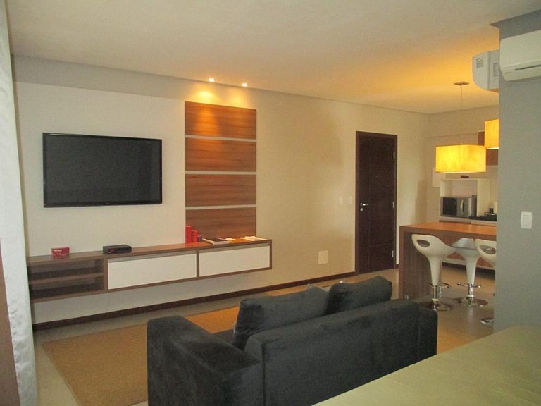 Studio com sacada e vista da cidade