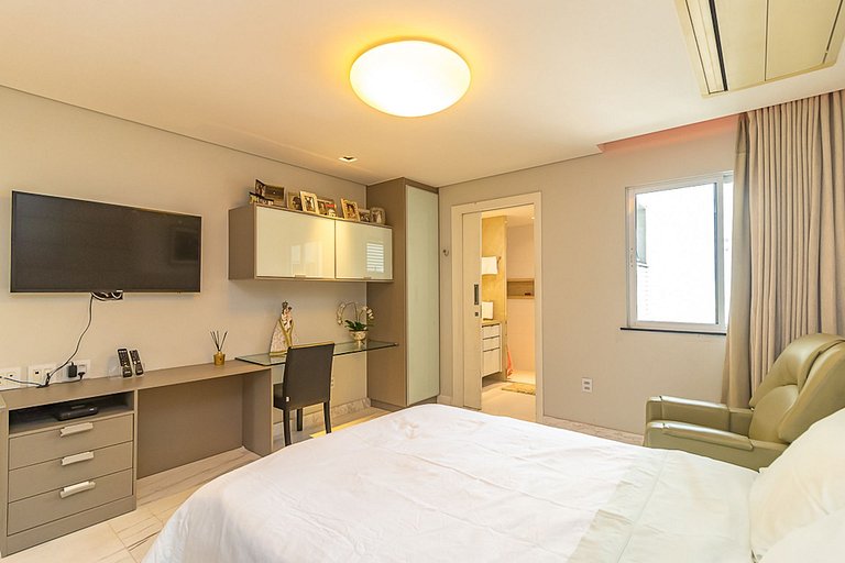 Vista para a baía em 560m² de sofisticação
