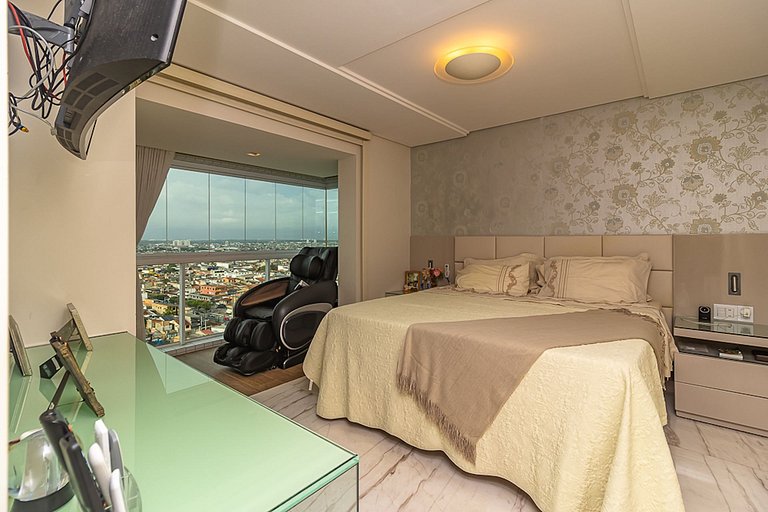 Vista para a baía em 560m² de sofisticação