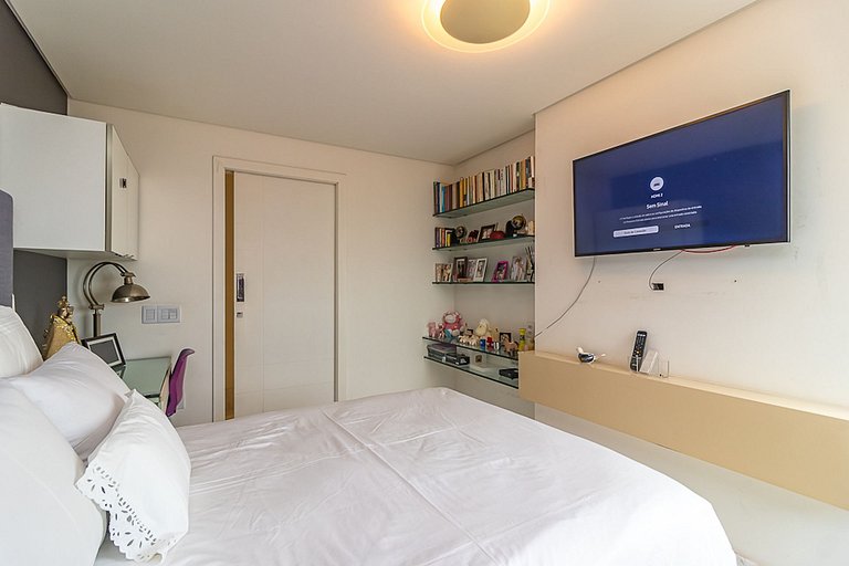 Vista para a baía em 560m² de sofisticação