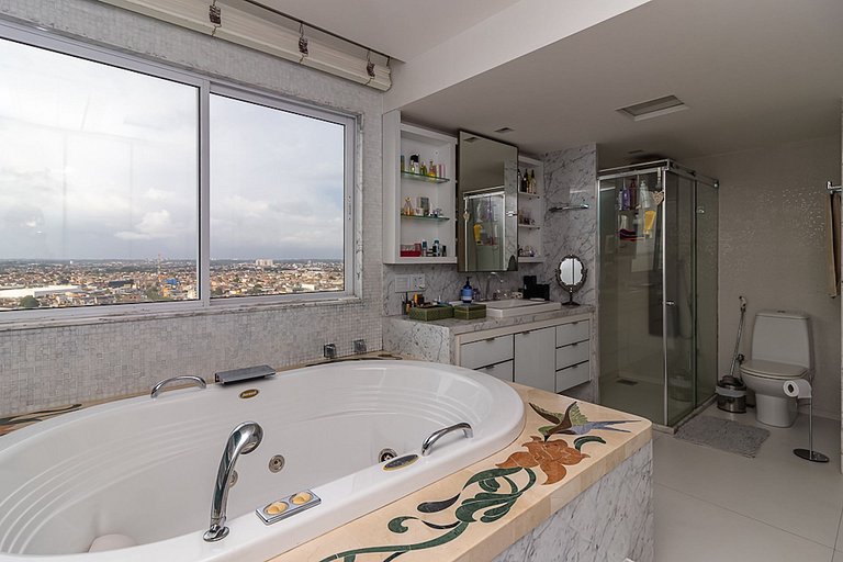Vista para a baía em 560m² de sofisticação