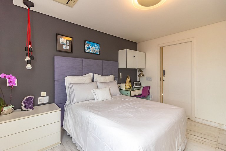 Vista para a baía em 560m² de sofisticação
