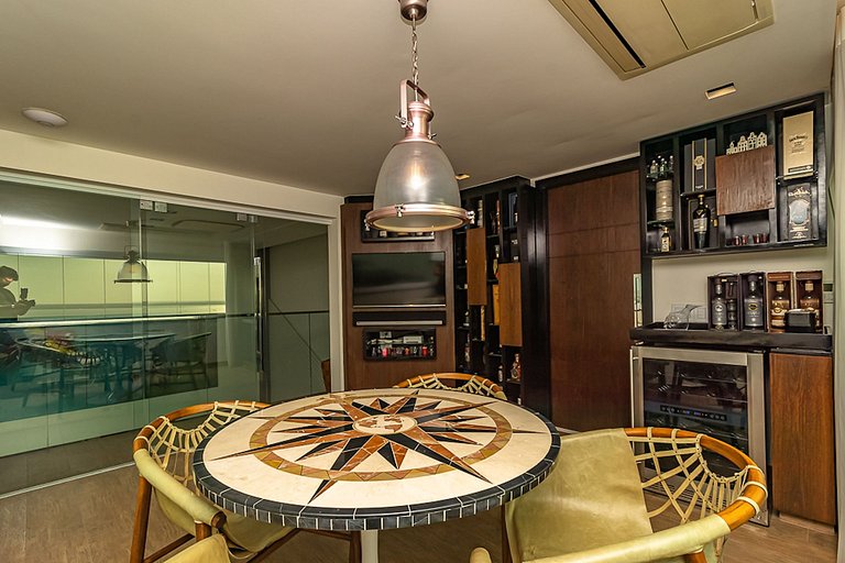 Vista para a baía em 560m² de sofisticação