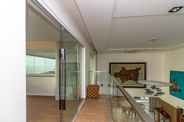 Vista para a baía em 560m² de sofisticação