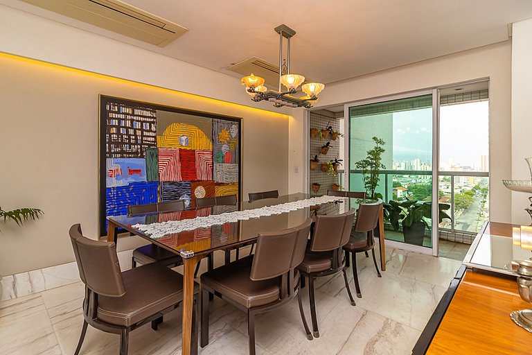 Vista para a baía em 560m² de sofisticação
