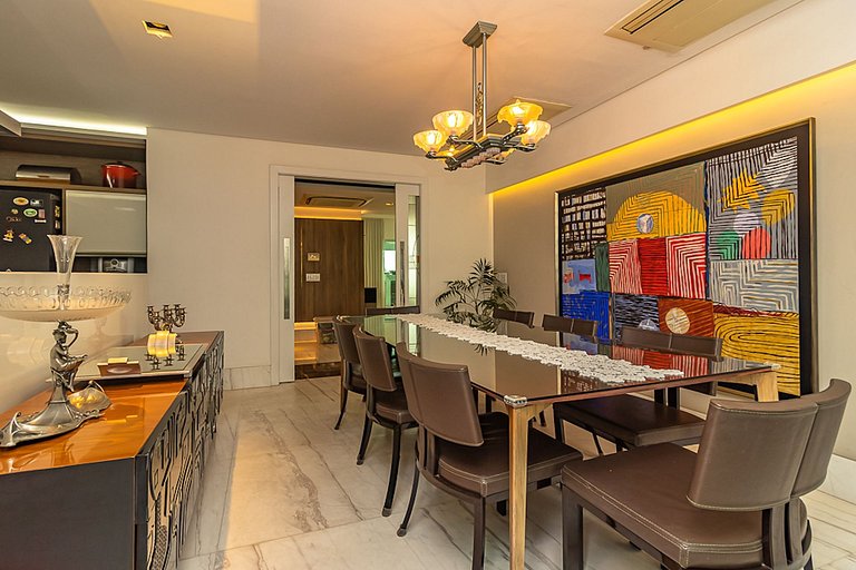 Vista para a baía em 560m² de sofisticação