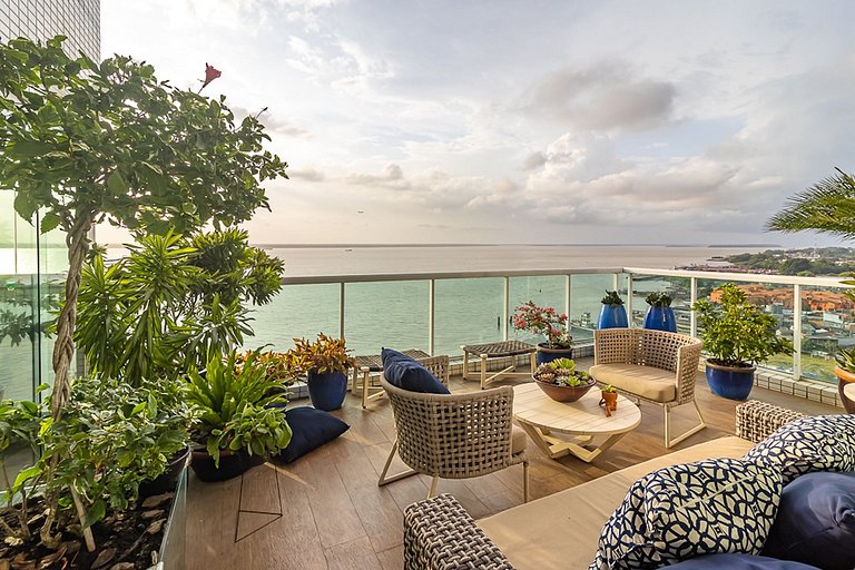 Vista para a baía em 560m² de sofisticação