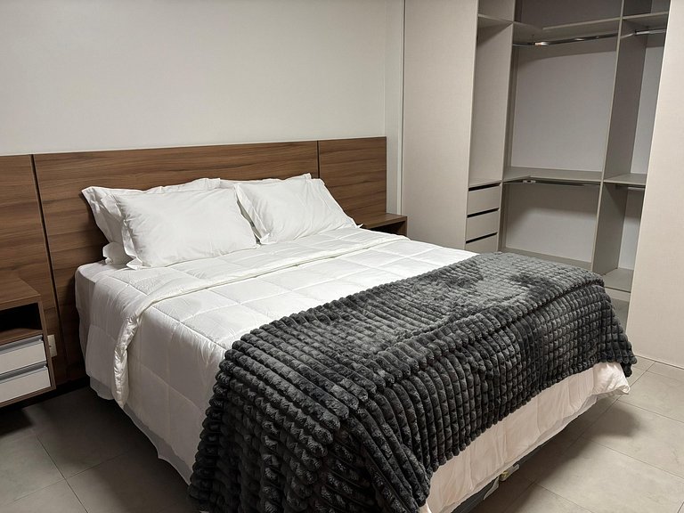 Comfort, view & services in prime location