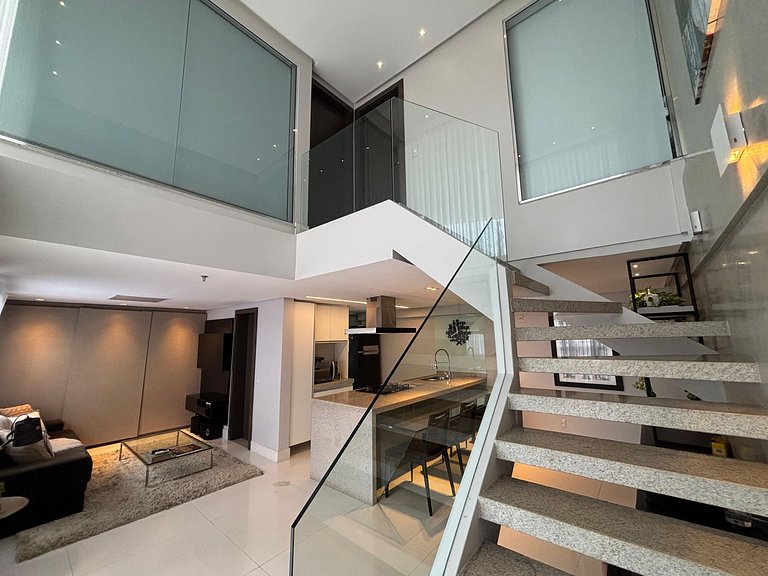 Vista deslumbrante em duplex com 2 suítes