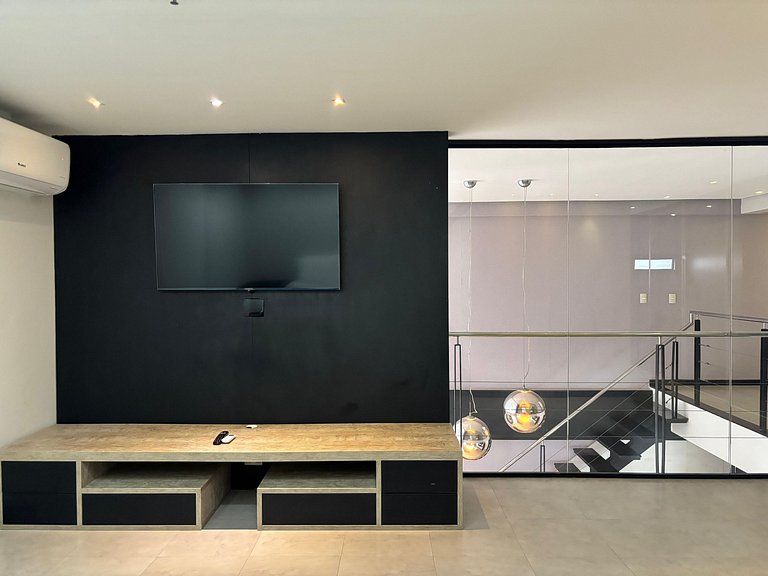 Duplex elegante com vista da cidade