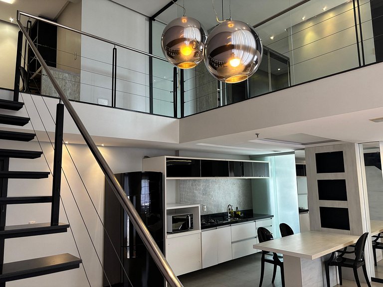 Duplex elegante com vista da cidade