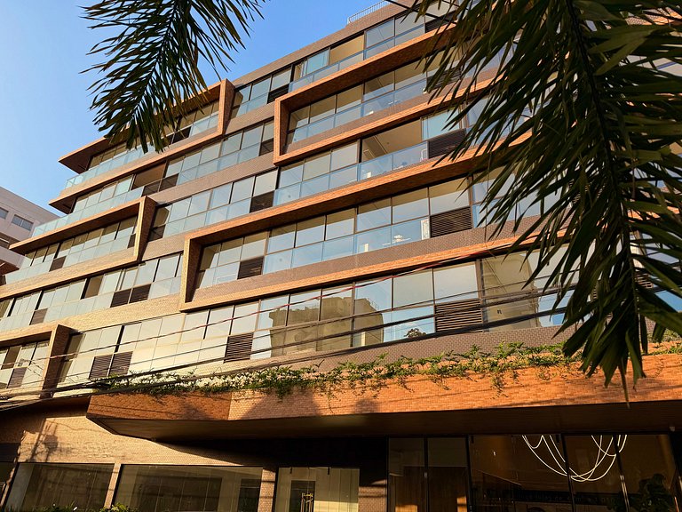 Bright and airy apartment 5 minutes from Boulevard Shopping