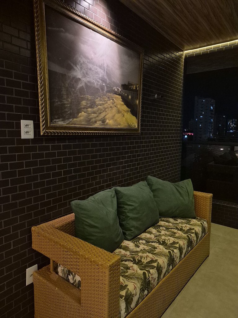 Apartment with balcony and fully equipped kitchen in the hea