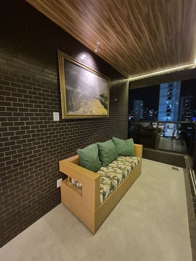 Apartment with balcony and fully equipped kitchen in the hea